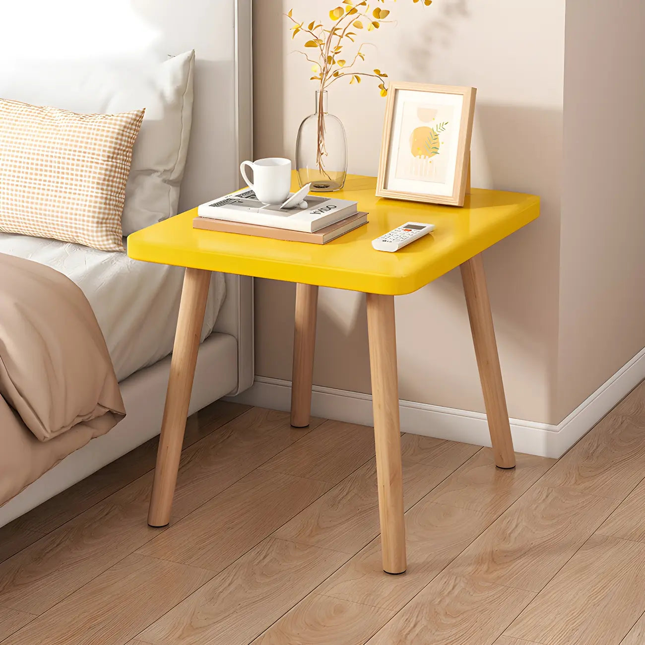 Table de chevet ronde contemporaine en bois avec étagère