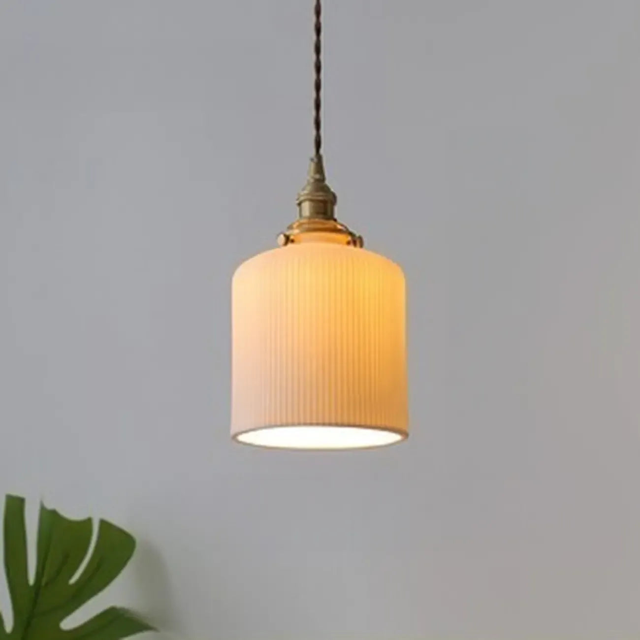 Lampe suspendue conique plissée élégante et classique en céramique pour salon