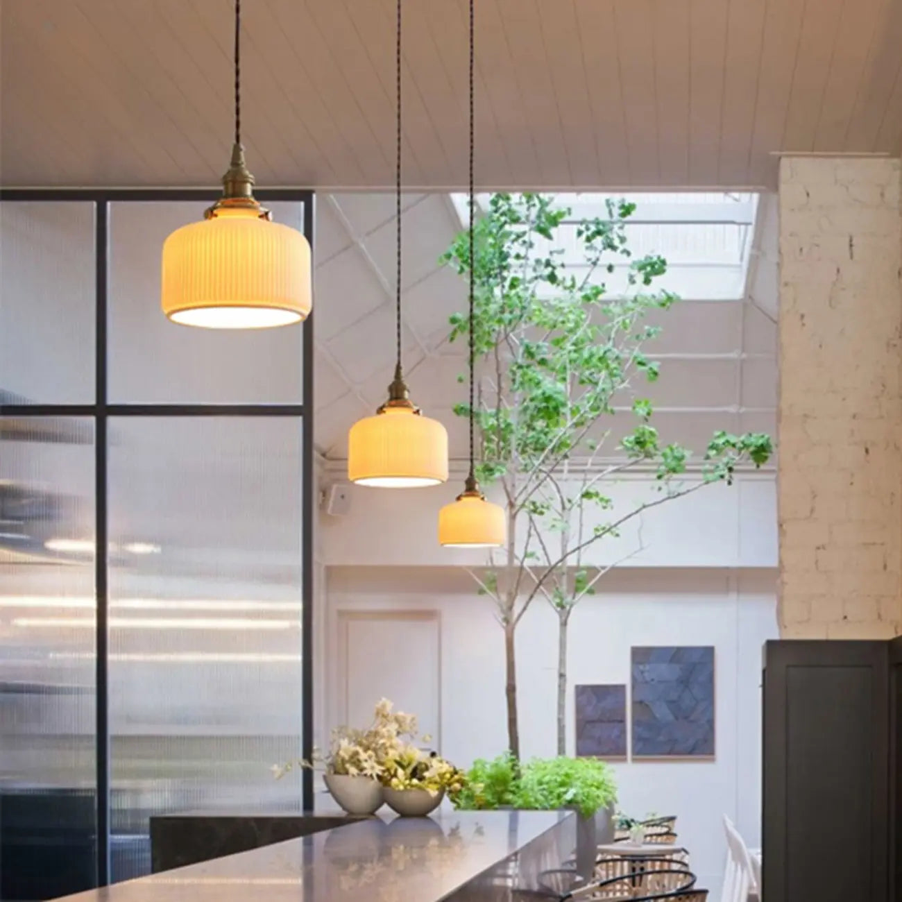 Lampe suspendue conique plissée élégante et classique en céramique pour salon