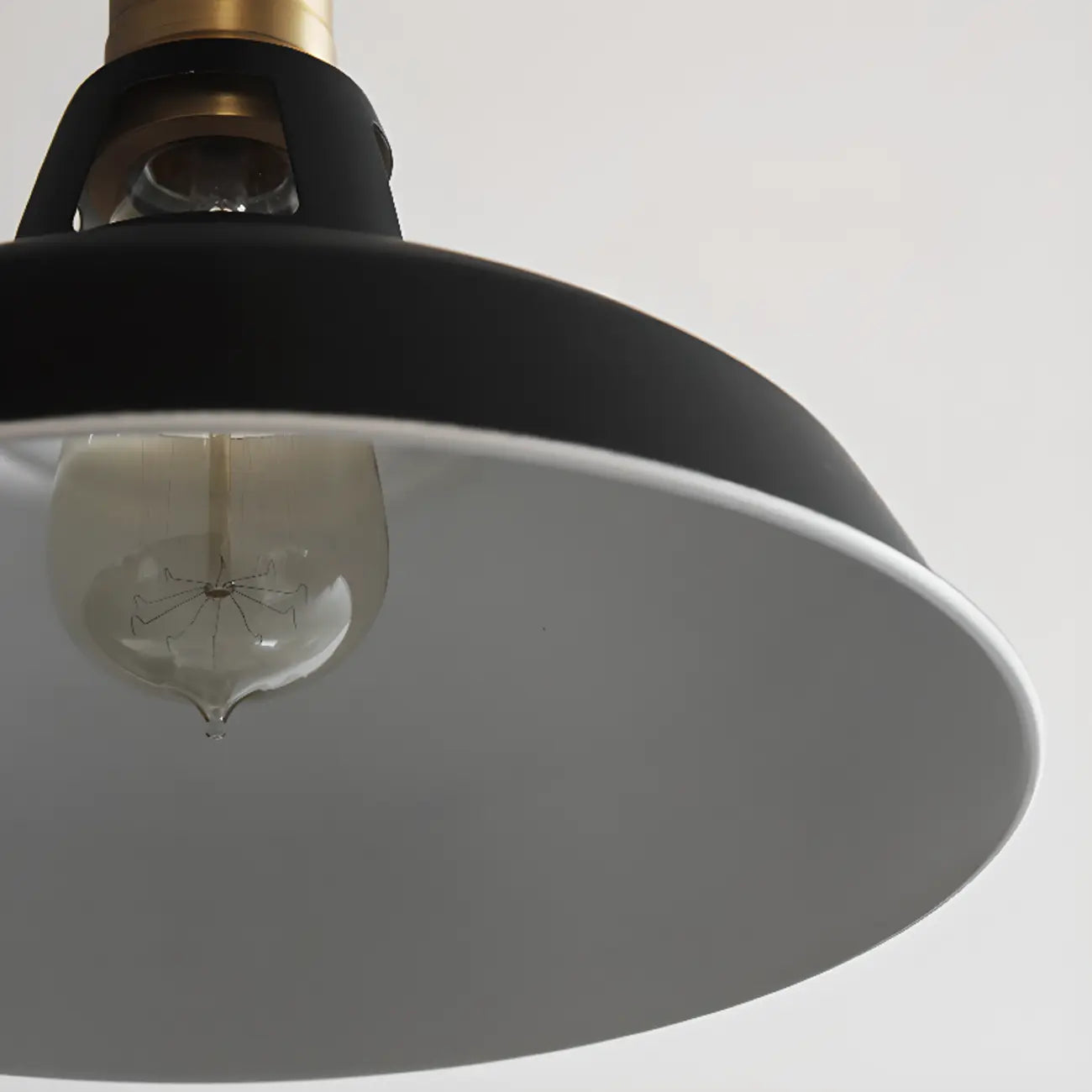 Suspension industrielle en fer blanc dôme pour salon