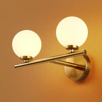 Lampe de coiffeuse médiévale en forme de globe doré avec abat-jour en verre