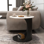 Table d'appoint classique en marbre blanc en forme de C avec piètement en métal doré