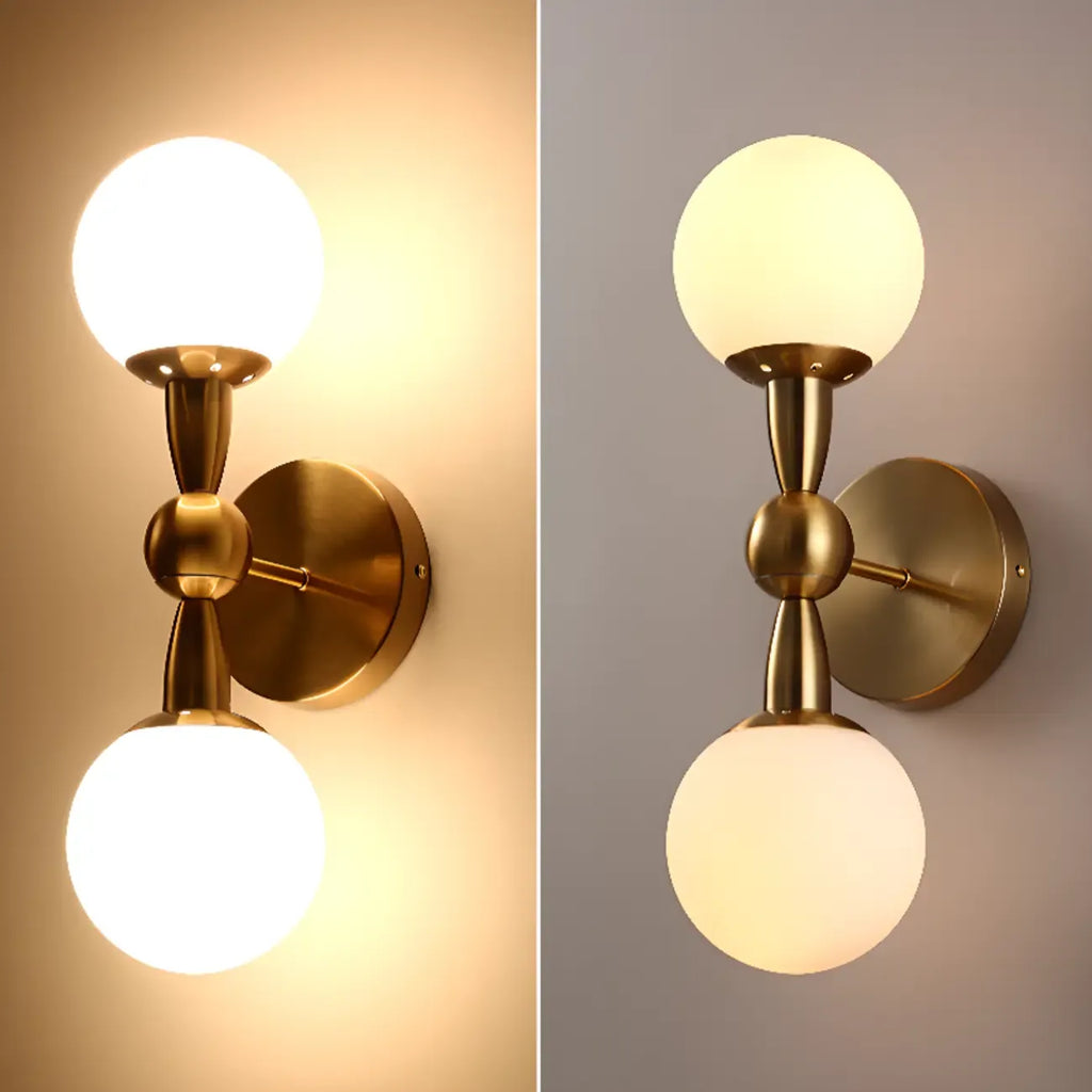 Lampe de coiffeuse médiévale en forme de globe doré avec abat-jour en verre