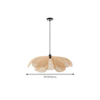 Suspension LED florale artisanale design avec pétales en rotin
