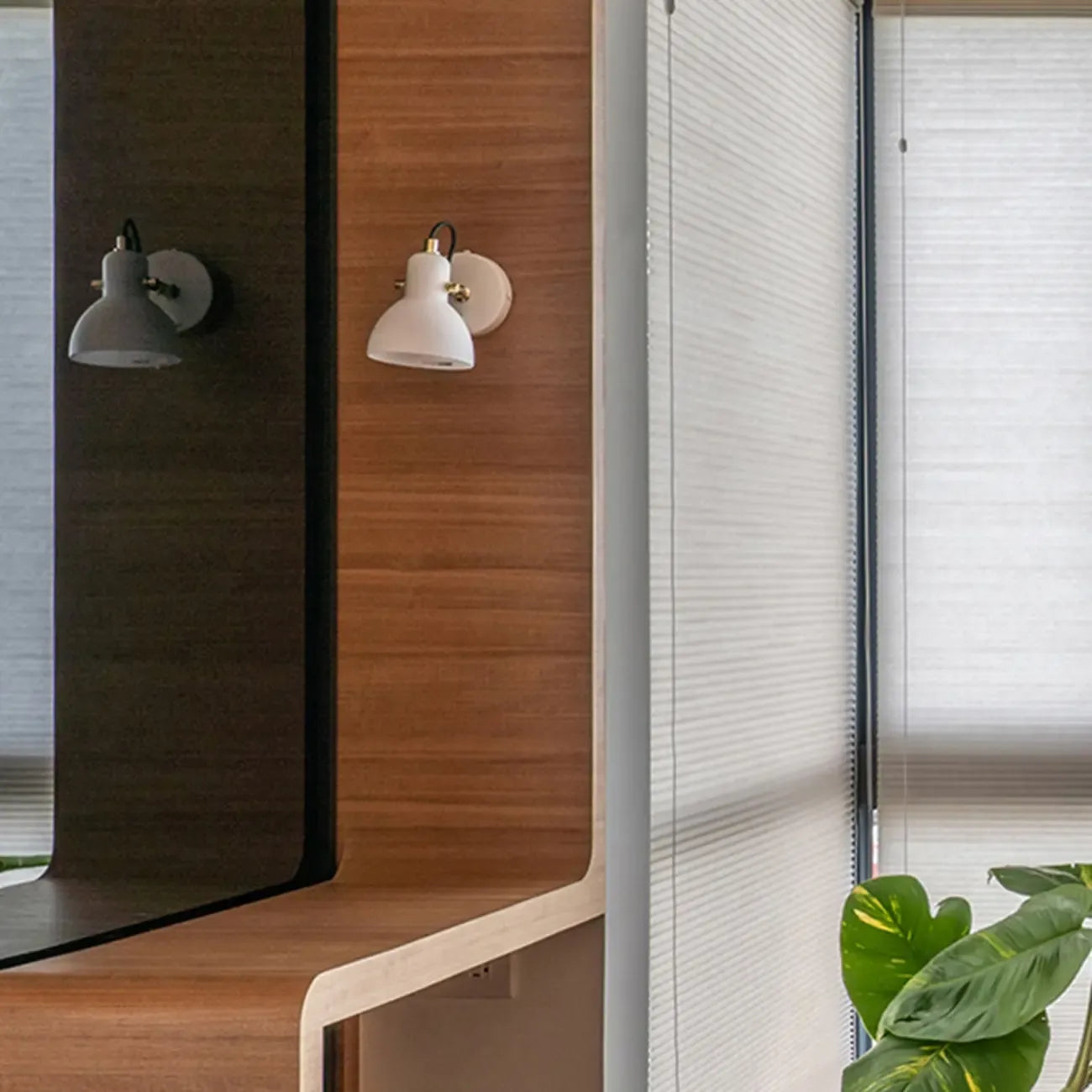 Applique murale hémisphérique en verre à 1 lumière pour salle de bain