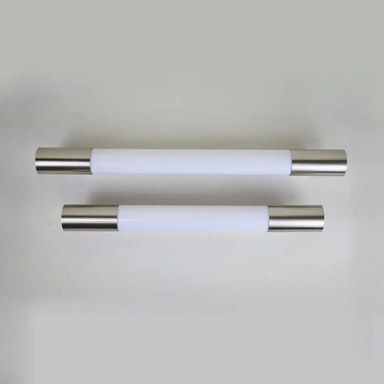 Applique murale minimaliste à LED tubulaire à 1 lumière pour salle de bain