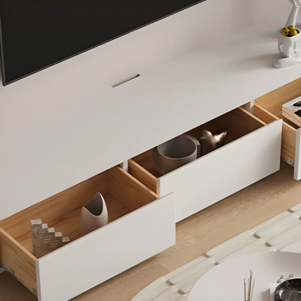 Meuble TV minimaliste en bois blanc avec gestion des câbles optimisée