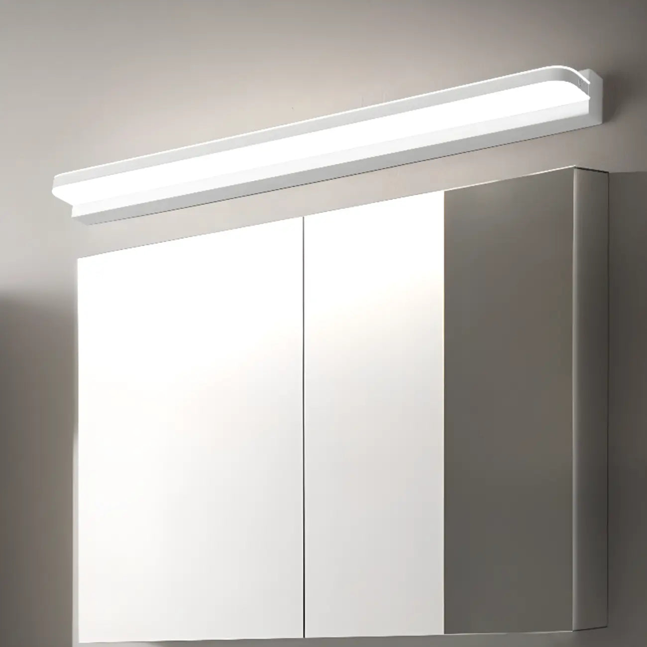 Applique murale géométrique moderne avec abat-jour blanc pour salle de bain