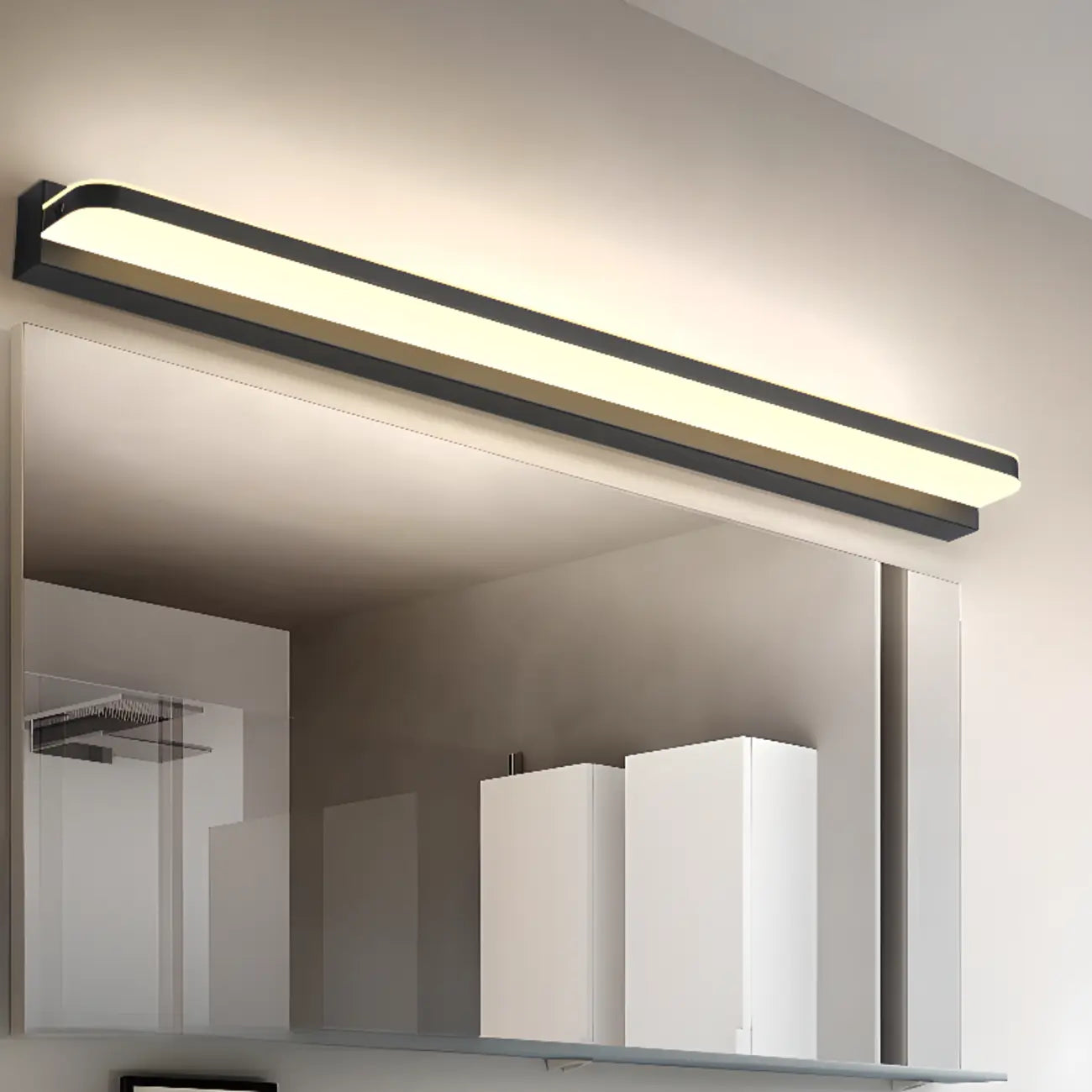 Applique murale géométrique moderne avec abat-jour blanc pour salle de bain