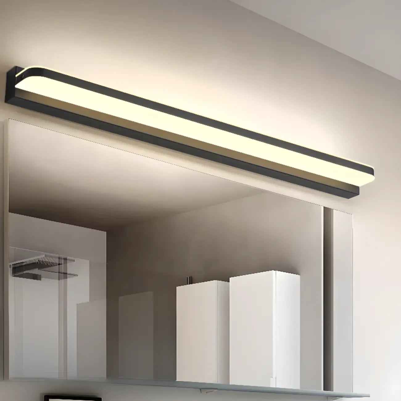 Applique murale géométrique moderne avec abat-jour blanc pour salle de bain