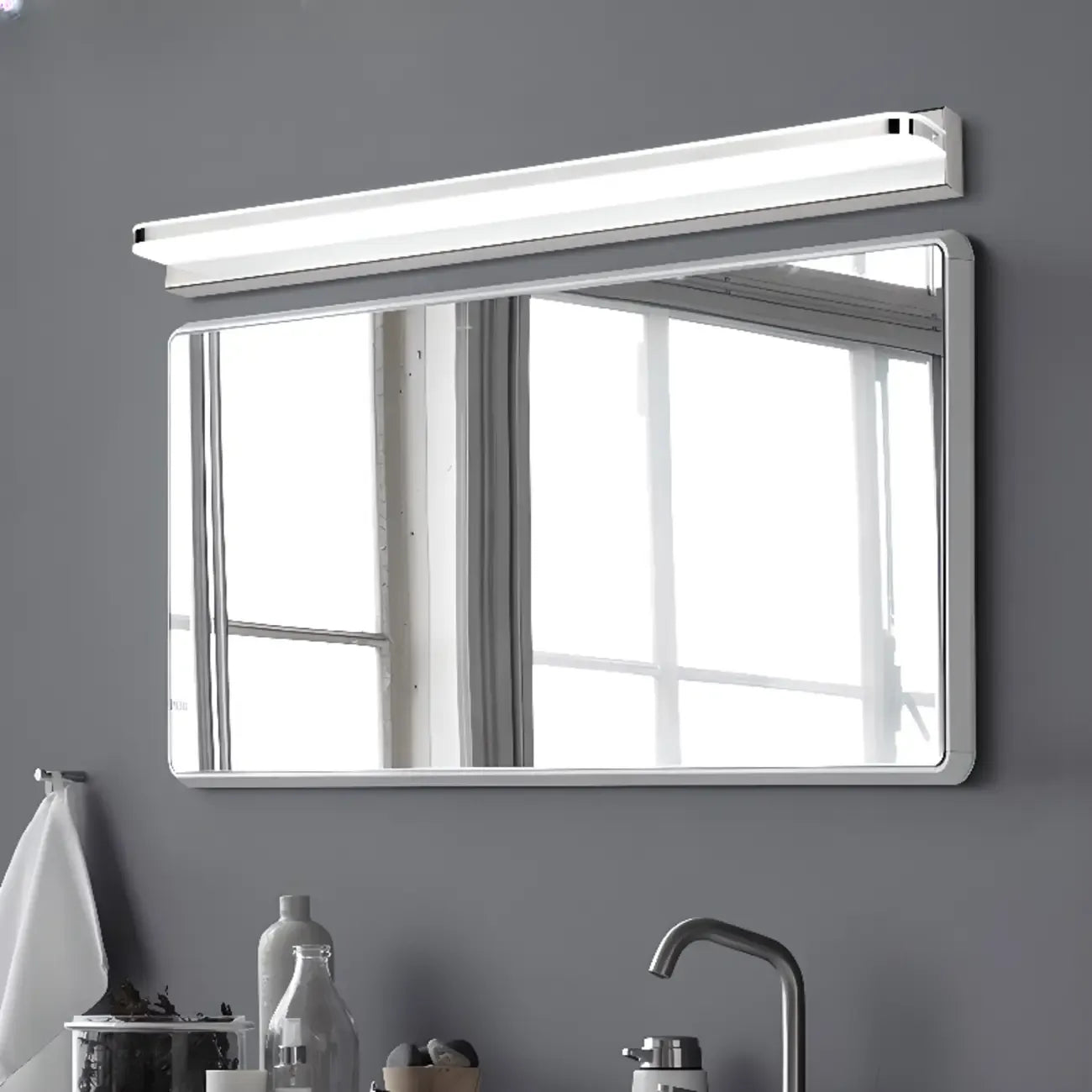 Applique murale géométrique moderne avec abat-jour blanc pour salle de bain