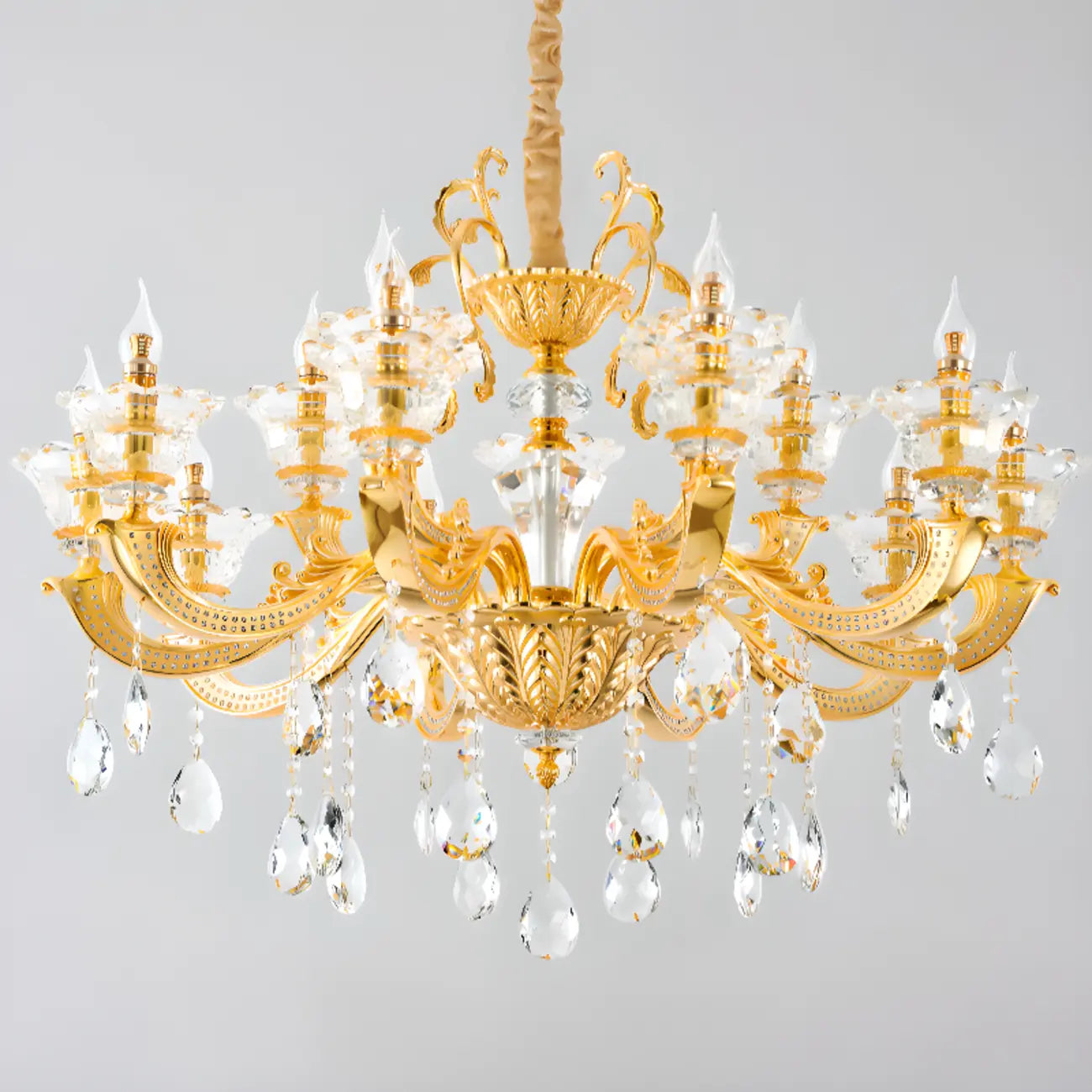 Lustre suspendu en cristal doré pour salon avec éclairage indirect et candélabre
