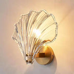 Applique murale moderne géométrique en métal avec abat-jour en verre en forme de coquillage