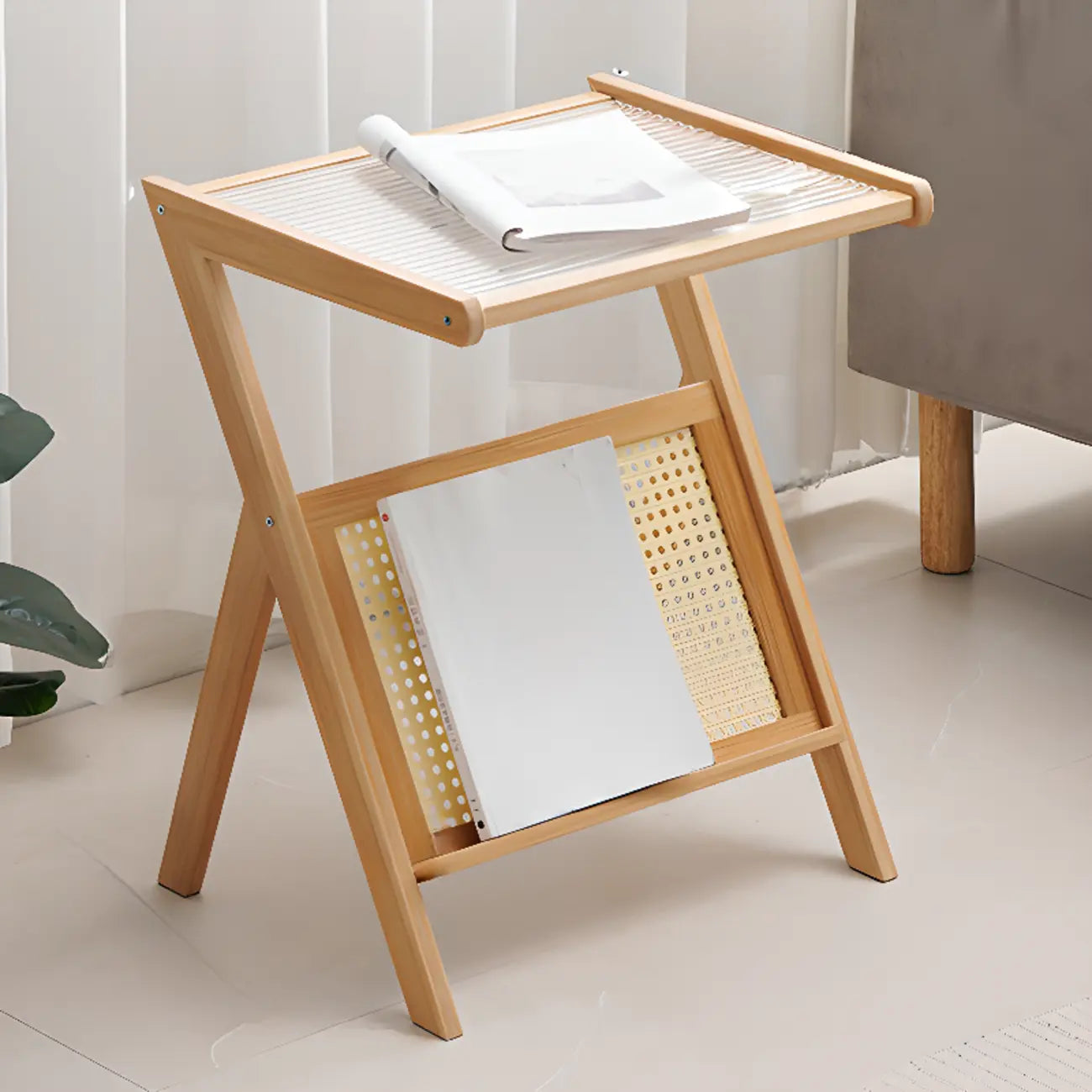 Table d'appoint élégante et pliable en bois pour salon