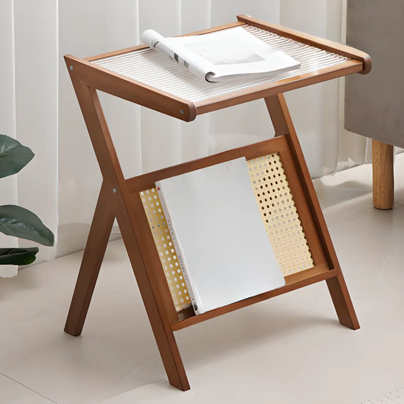 Table d'appoint élégante et pliable en bois pour salon