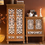 Meuble de style campagnard français pour salon avec portes sculptées