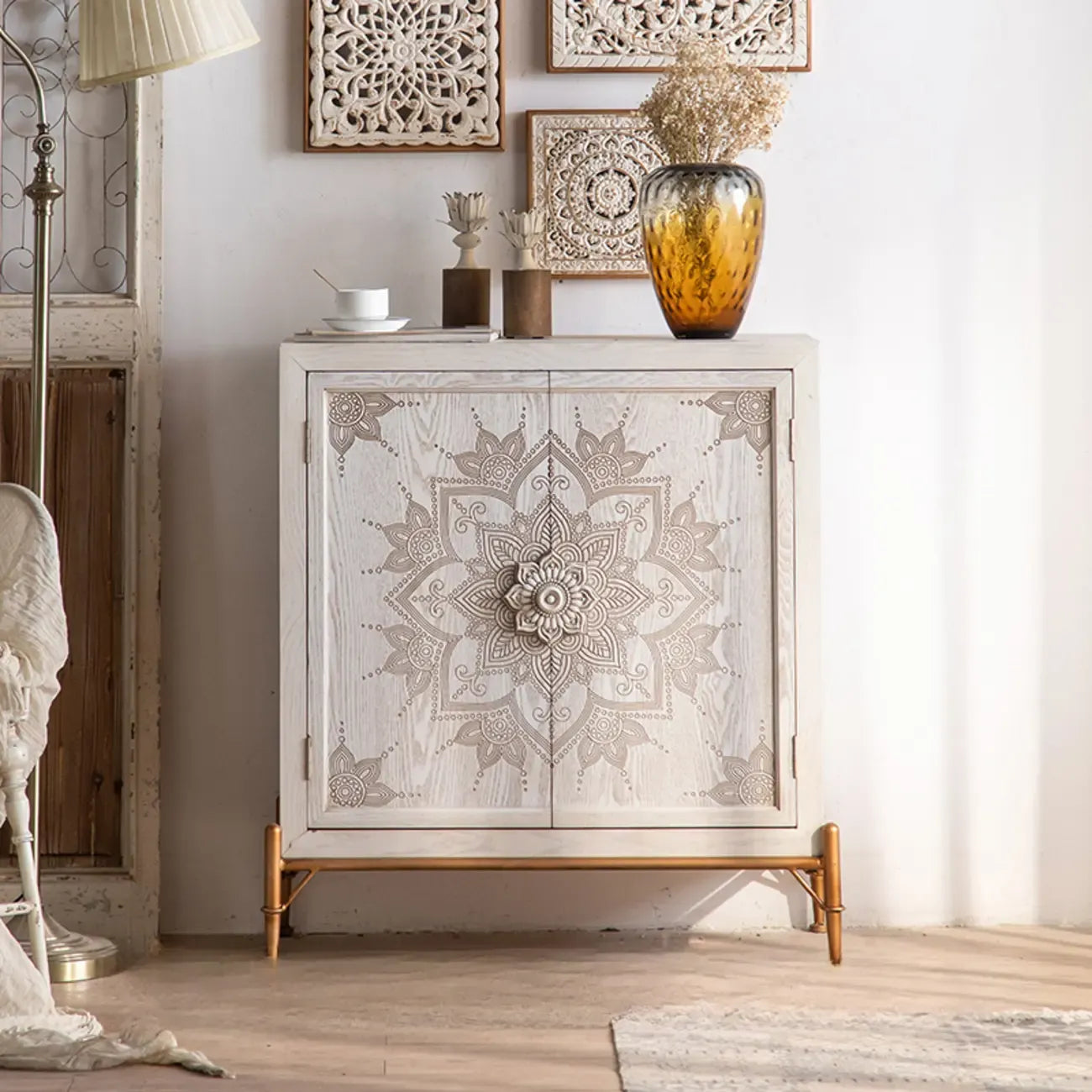 Meuble d'appoint rustique autoportant pour la décoration du salon