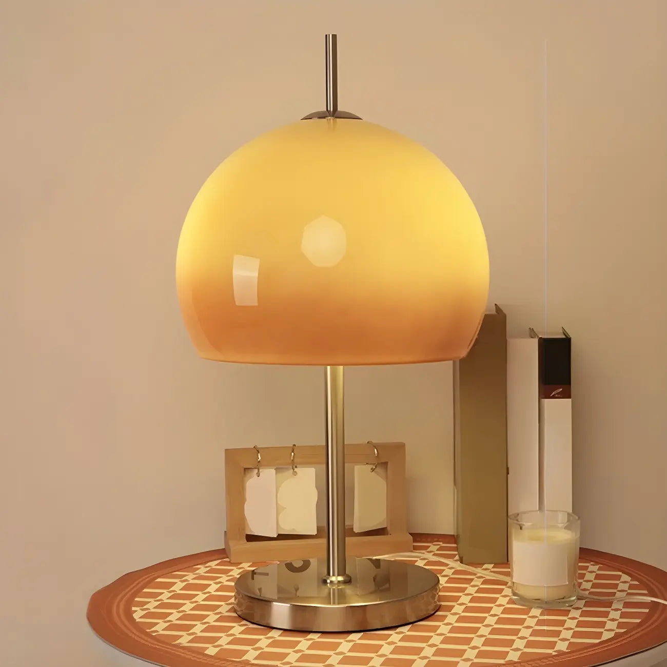 Lampe de table en verre dégradé caramel avec socle en acier inoxydable