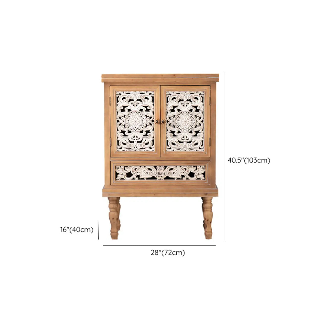 Meuble de style campagnard français pour salon avec portes sculptées