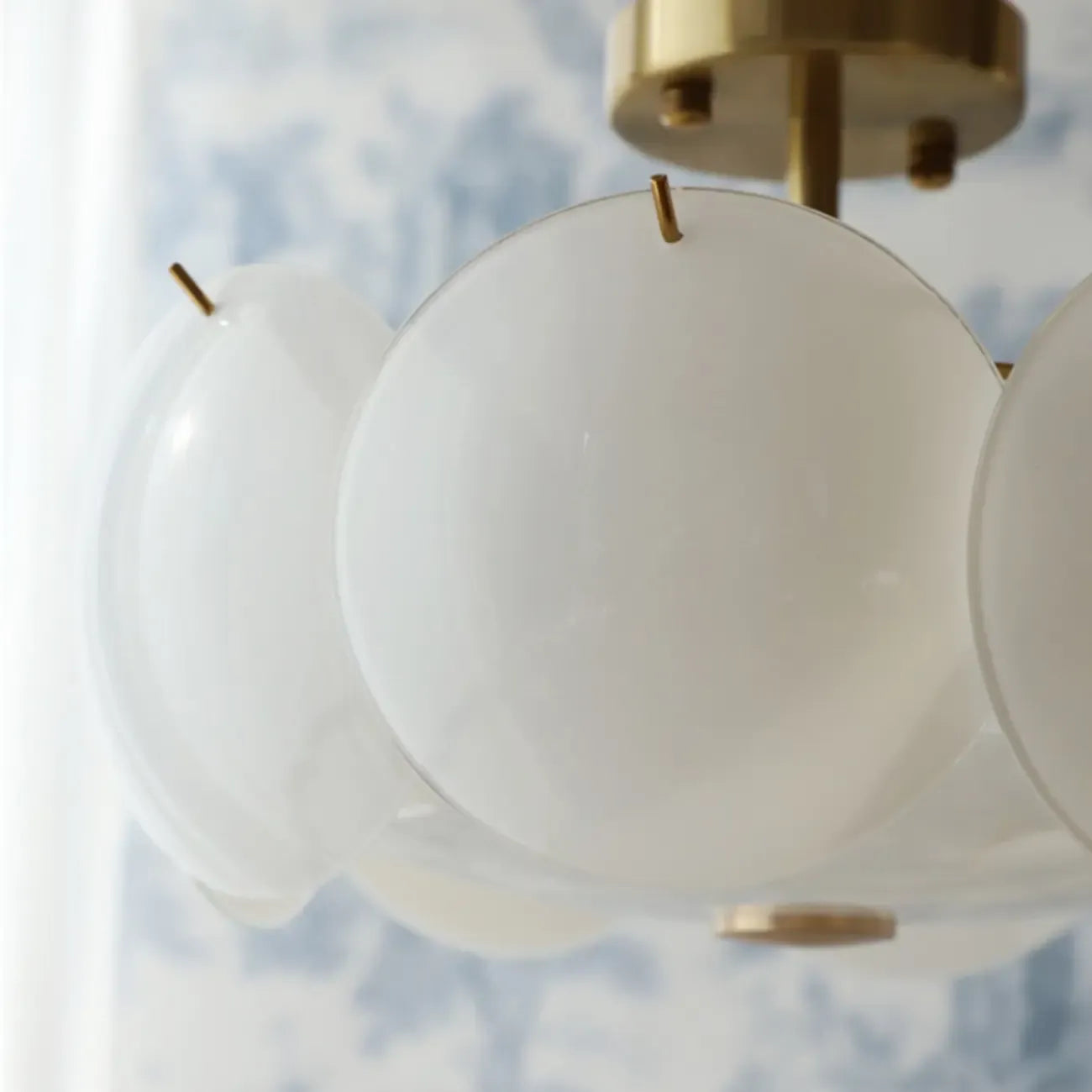 Plafonnier rond géométrique pour salon moderne