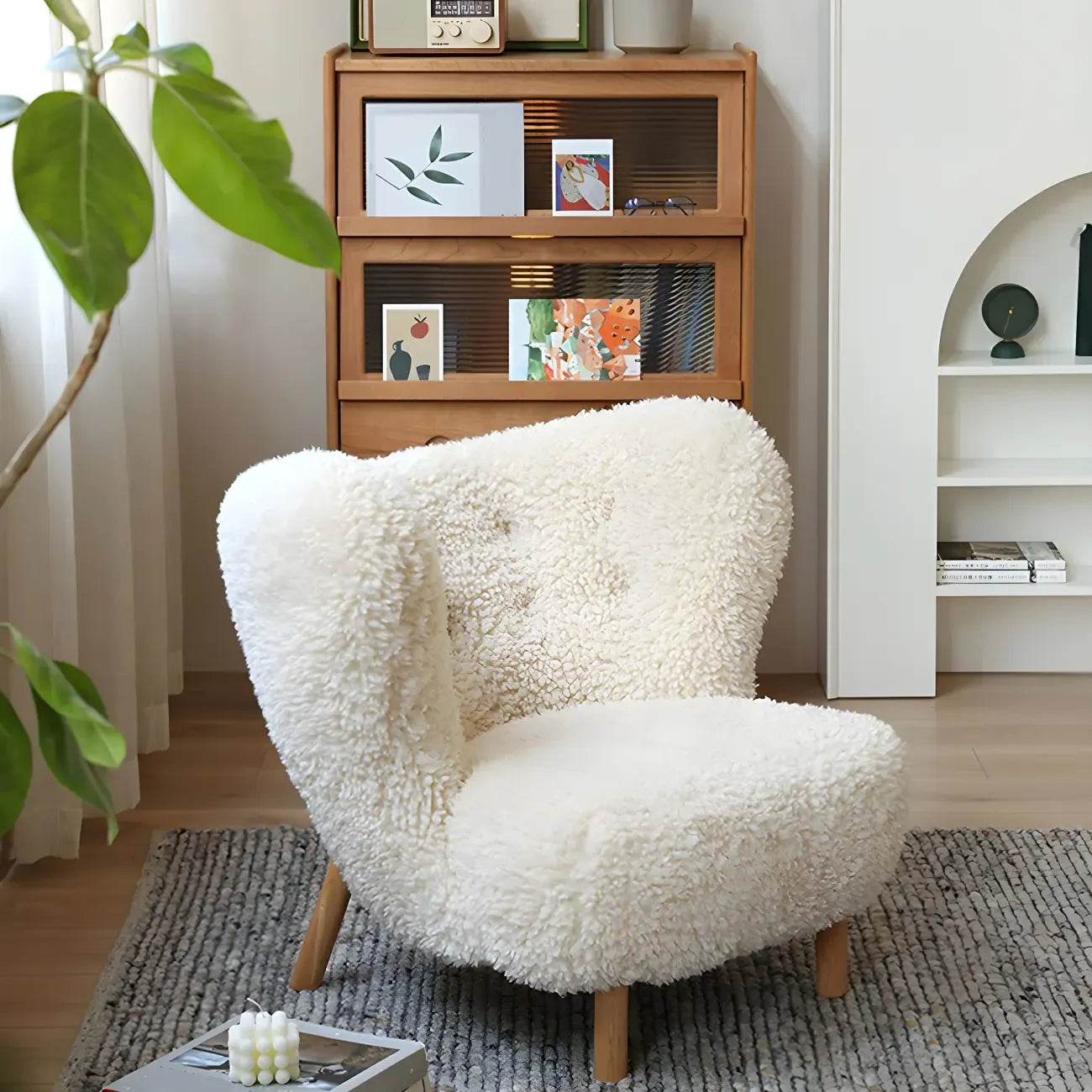 Fauteuil d'appoint en flanelle blanc cassé, style moderne du milieu du siècle