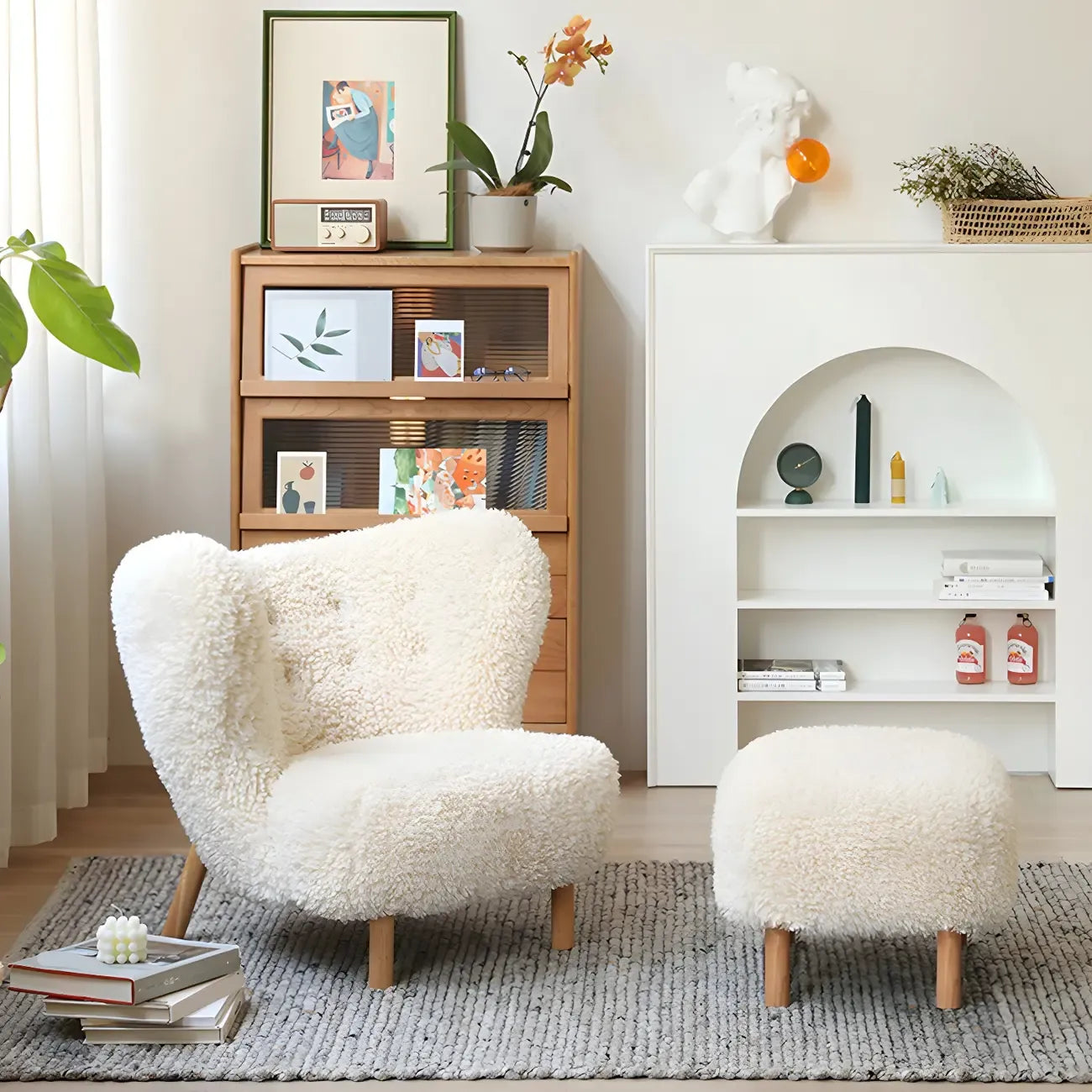 Fauteuil d'appoint en flanelle blanc cassé, style moderne du milieu du siècle