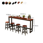 Table de bar étroite et élégante blanche avec repose-pieds en métal pour une décoration intérieure moderne