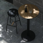 Table de bar élégante en bois avec piètement en métal noir pour café