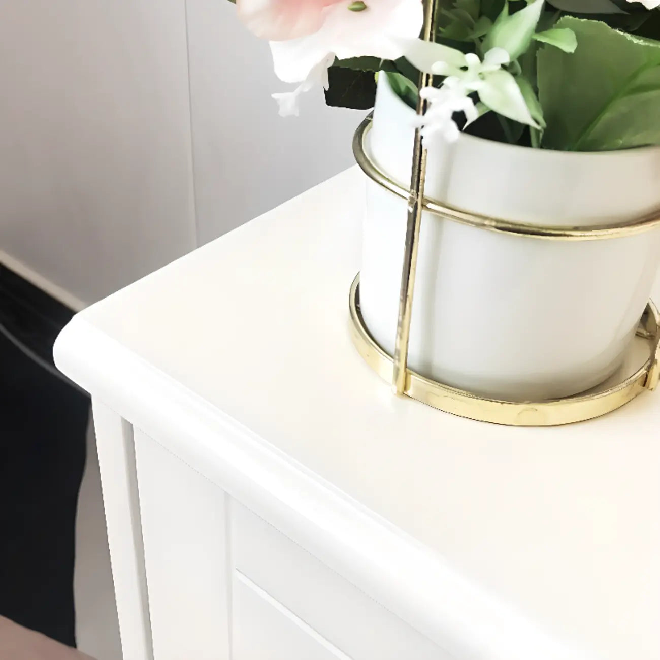 Commode moderne en bois blanc cassé à 5 tiroirs pour chambre à coucher