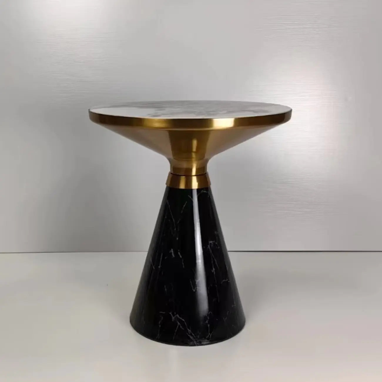 Table d'appoint ronde en métal Glam Chairside pour salon