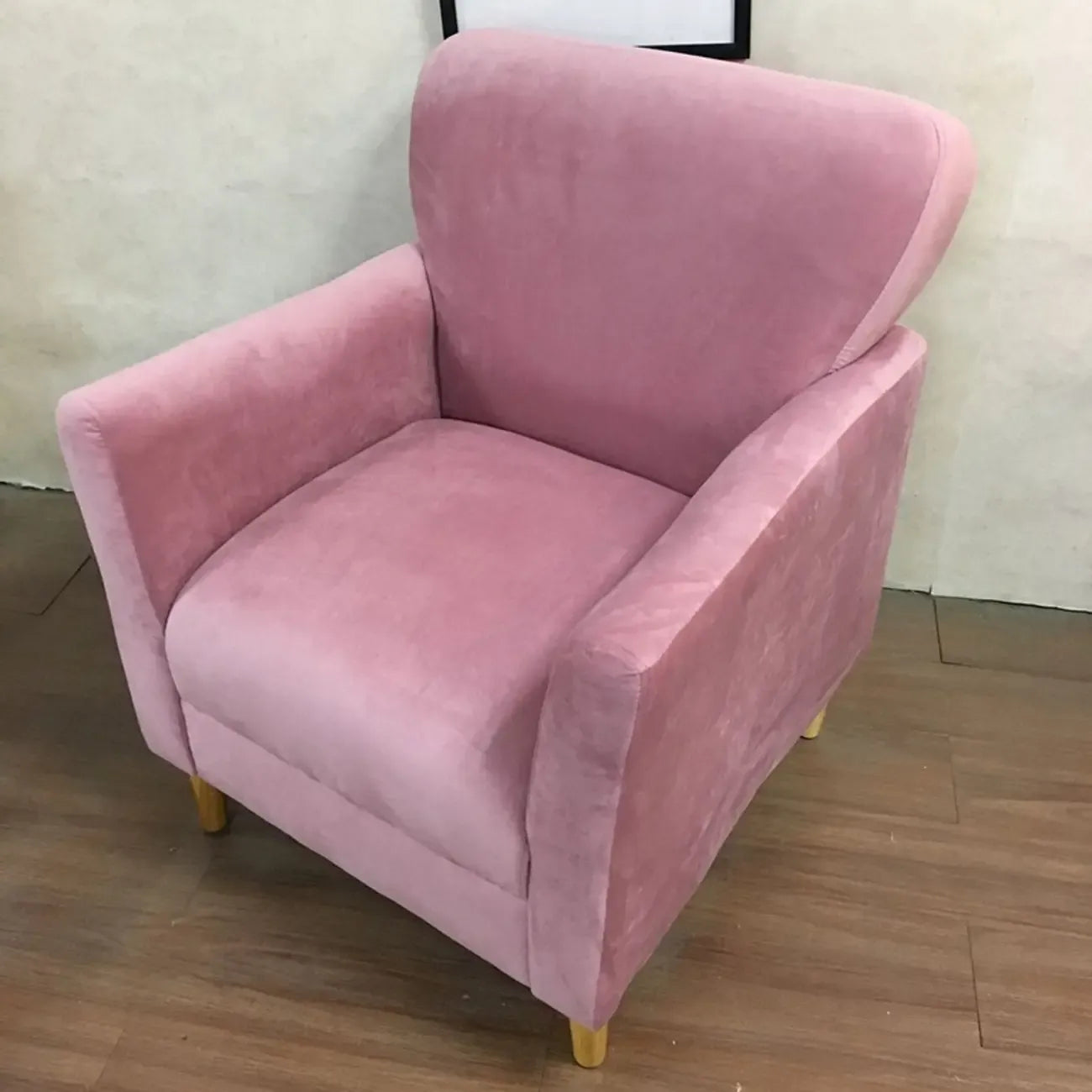 Fauteuil moderne en lin marron pour salon