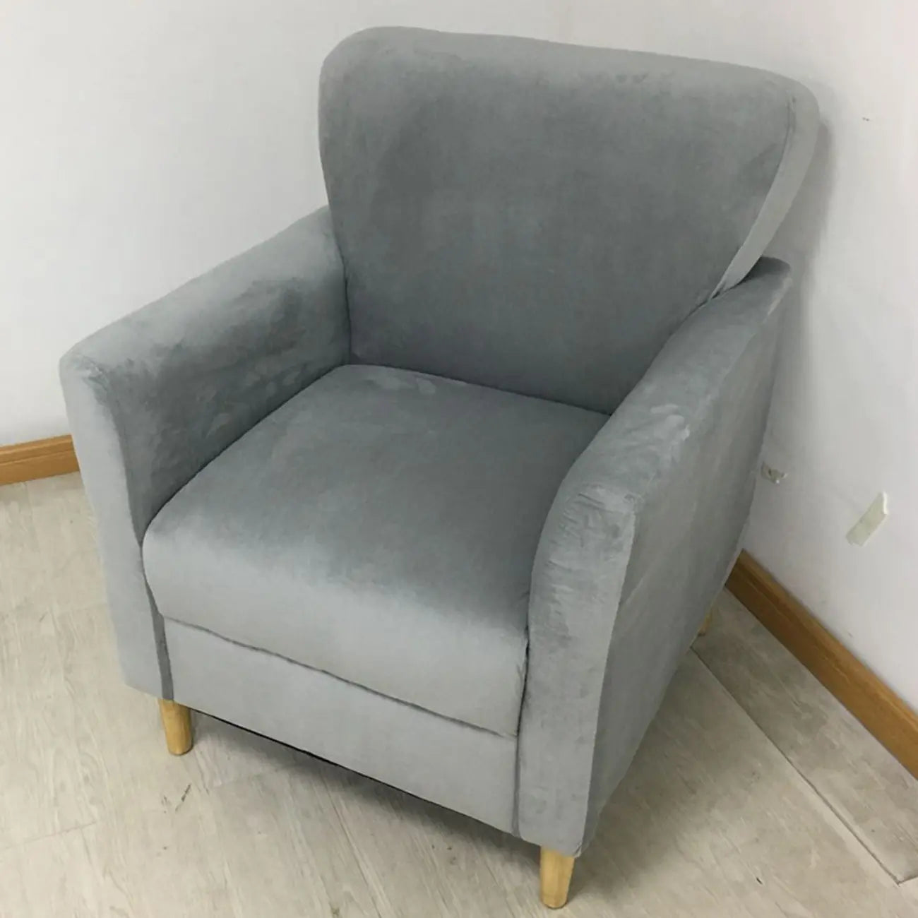 Fauteuil moderne en lin marron pour salon