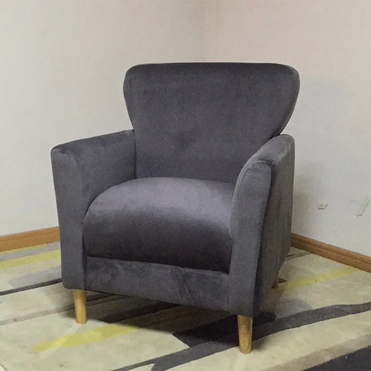 Fauteuil moderne en lin marron pour salon