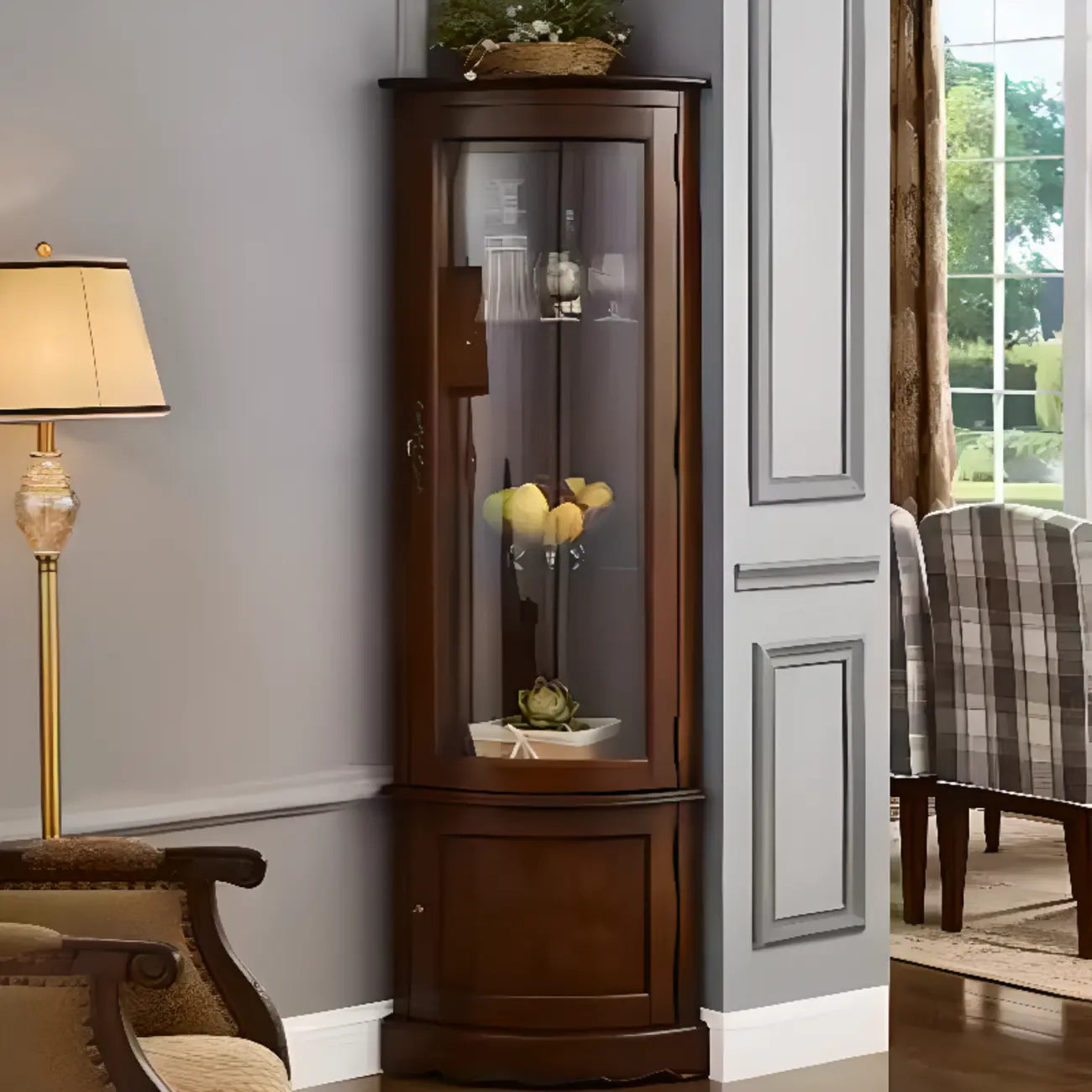 Vitrine d'angle classique en bois de noyer avec portes vitrées