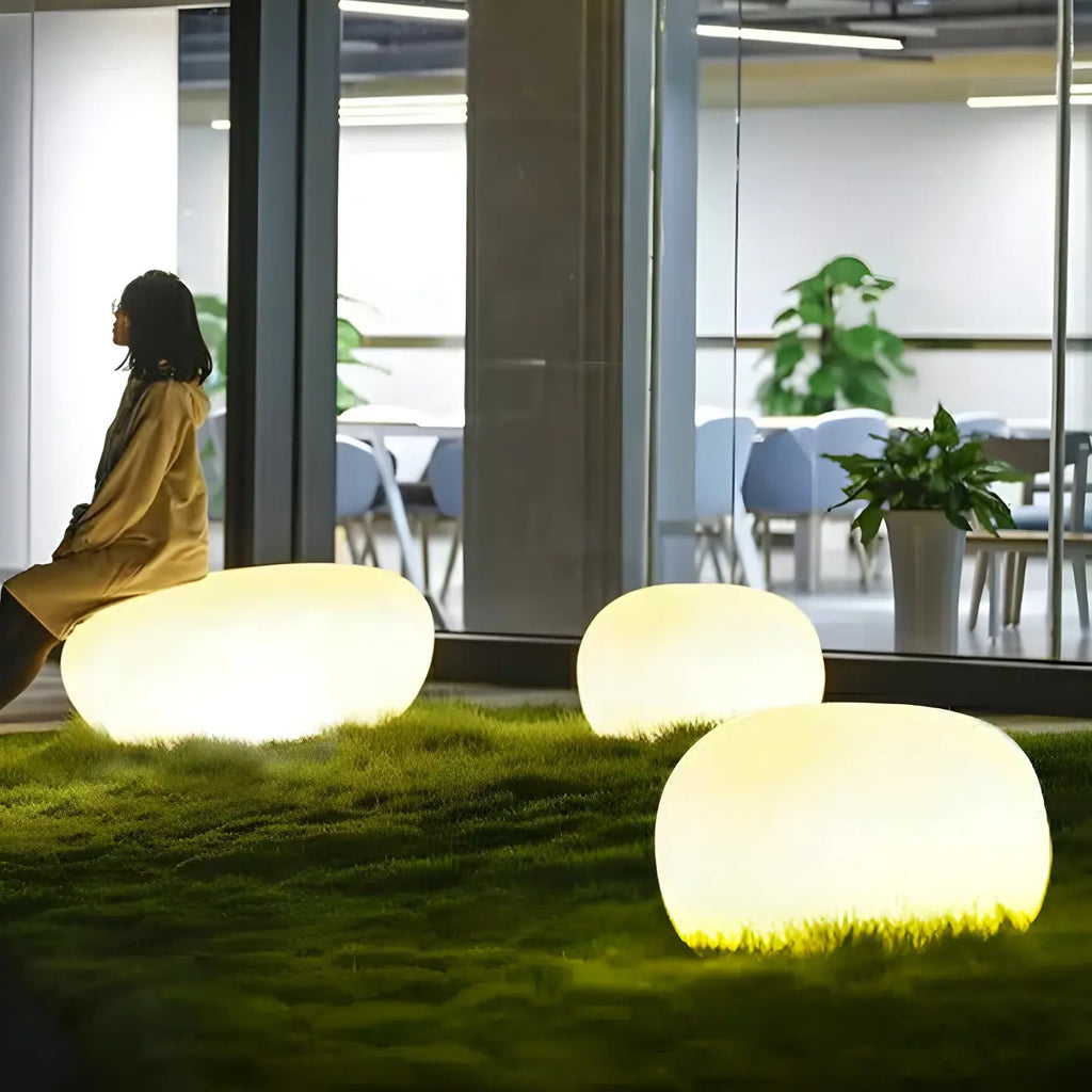 Lampe de jardin LED blanche en forme de pierre pour la décoration de pelouse