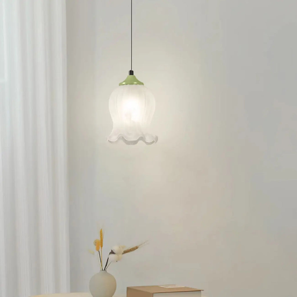 Lampe de chevet enfant en verre blanc avec suspension tulipe