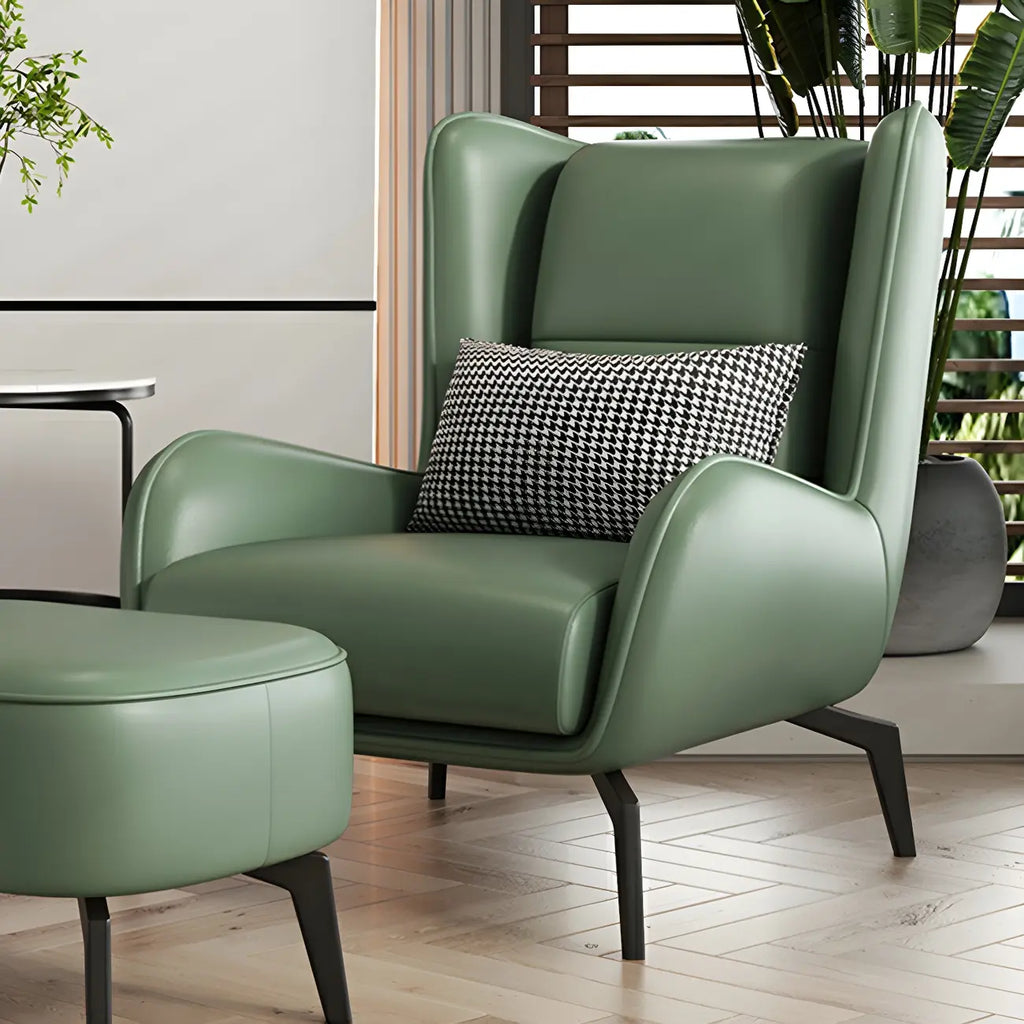 Fauteuil d'appoint moderne en cuir beige avec un coussin