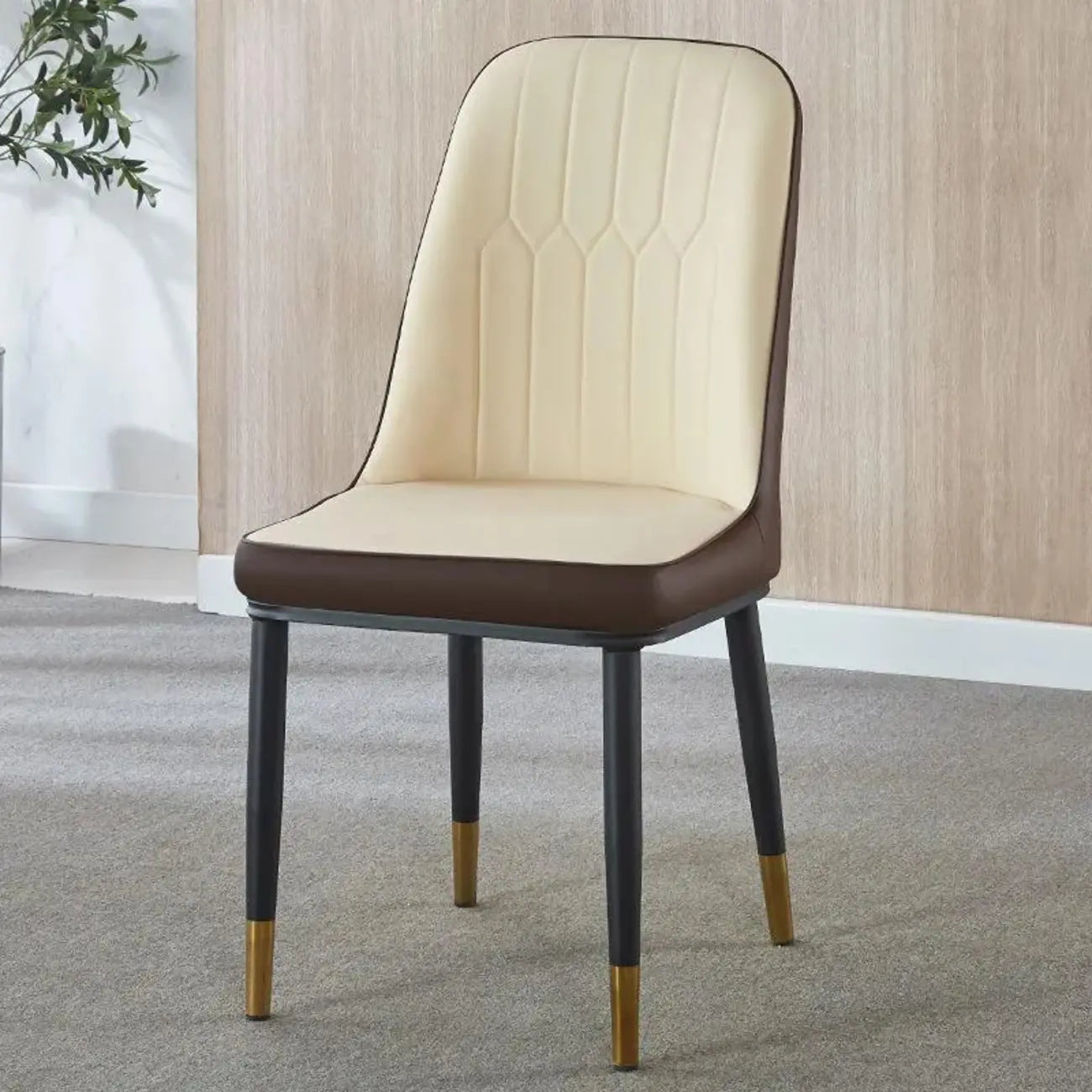 Chaise de salle à manger moderne en cuir rembourrée avec dossier haut