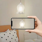 Lampe de chevet enfant en verre blanc avec suspension tulipe