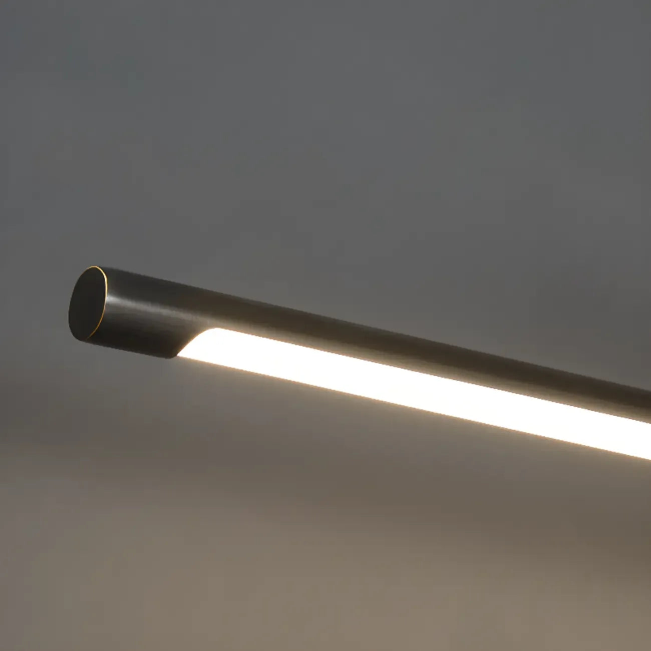 Applique murale moderne à LED à une lumière pour salle de bain, à placer au-dessus du miroir.