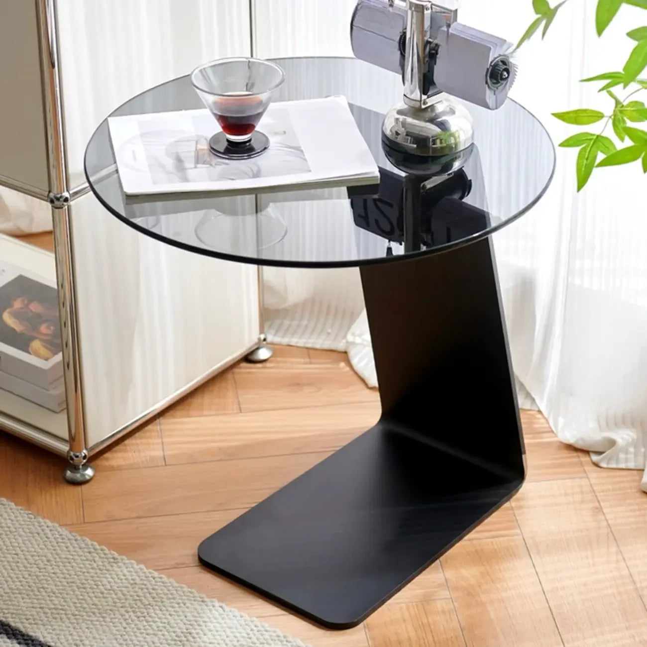 Table d'appoint ronde moderne en verre noir transparent pour canapé