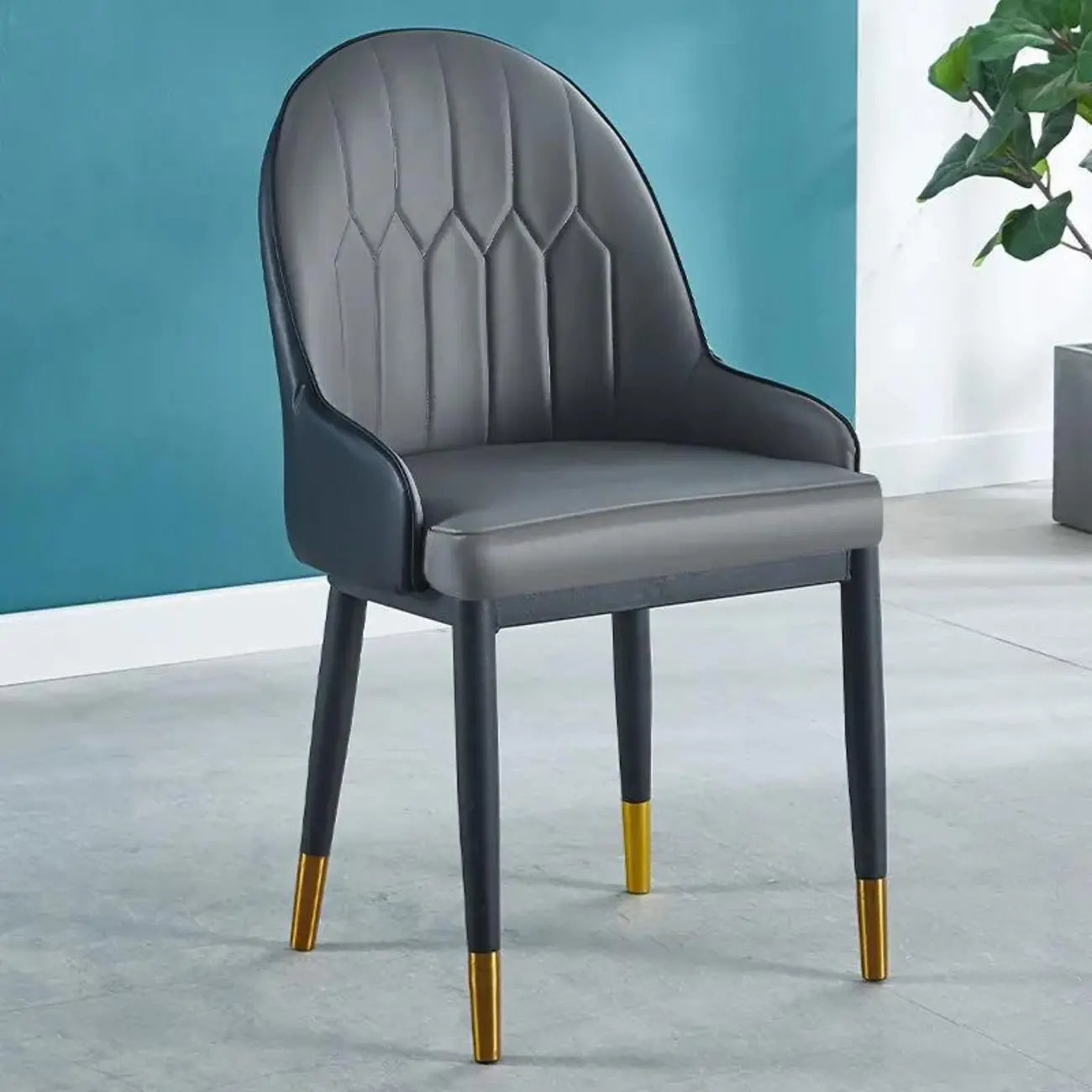 Chaise de salle à manger moderne en cuir rembourrée avec dossier haut