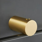 Applique murale moderne à LED à une lumière pour salle de bain, à placer au-dessus du miroir.