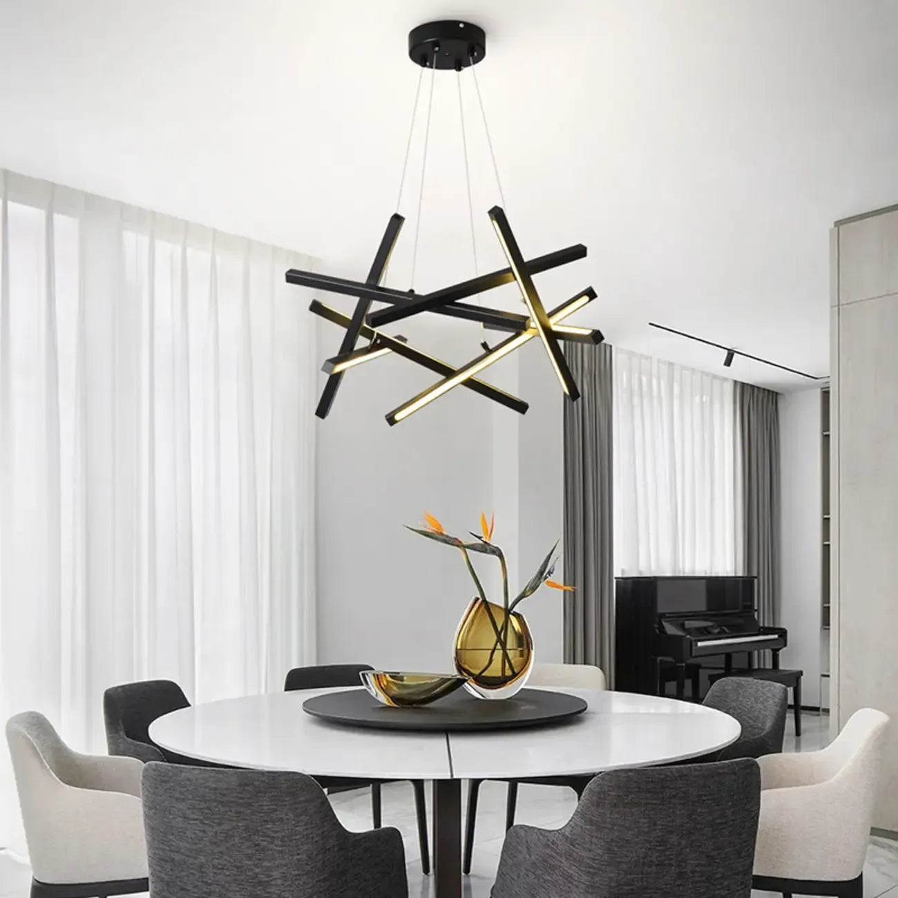 Lustre LED linéaire moderne au design géométrique en métal