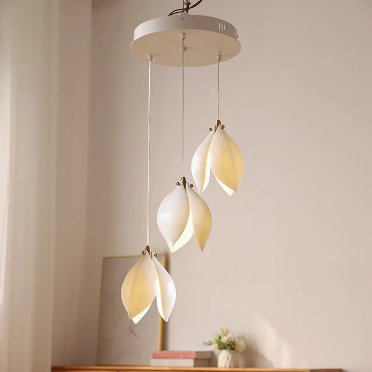 Suspension LED élégante en céramique en forme de bourgeon