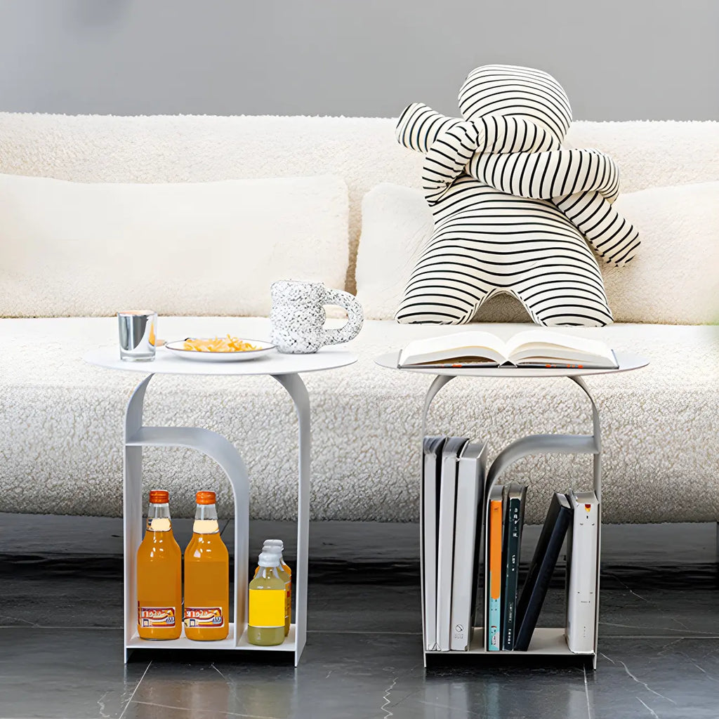 Table de chevet industrielle étroite en métal blanc avec plateau rond