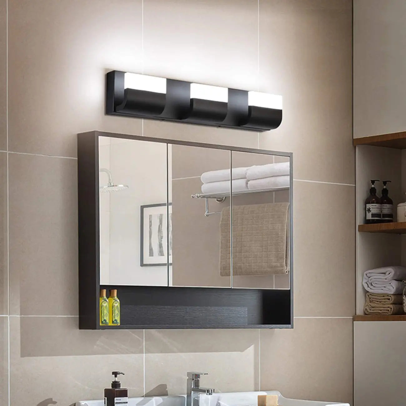 Applique murale de salle de bain au-dessus du miroir avec abat-jour