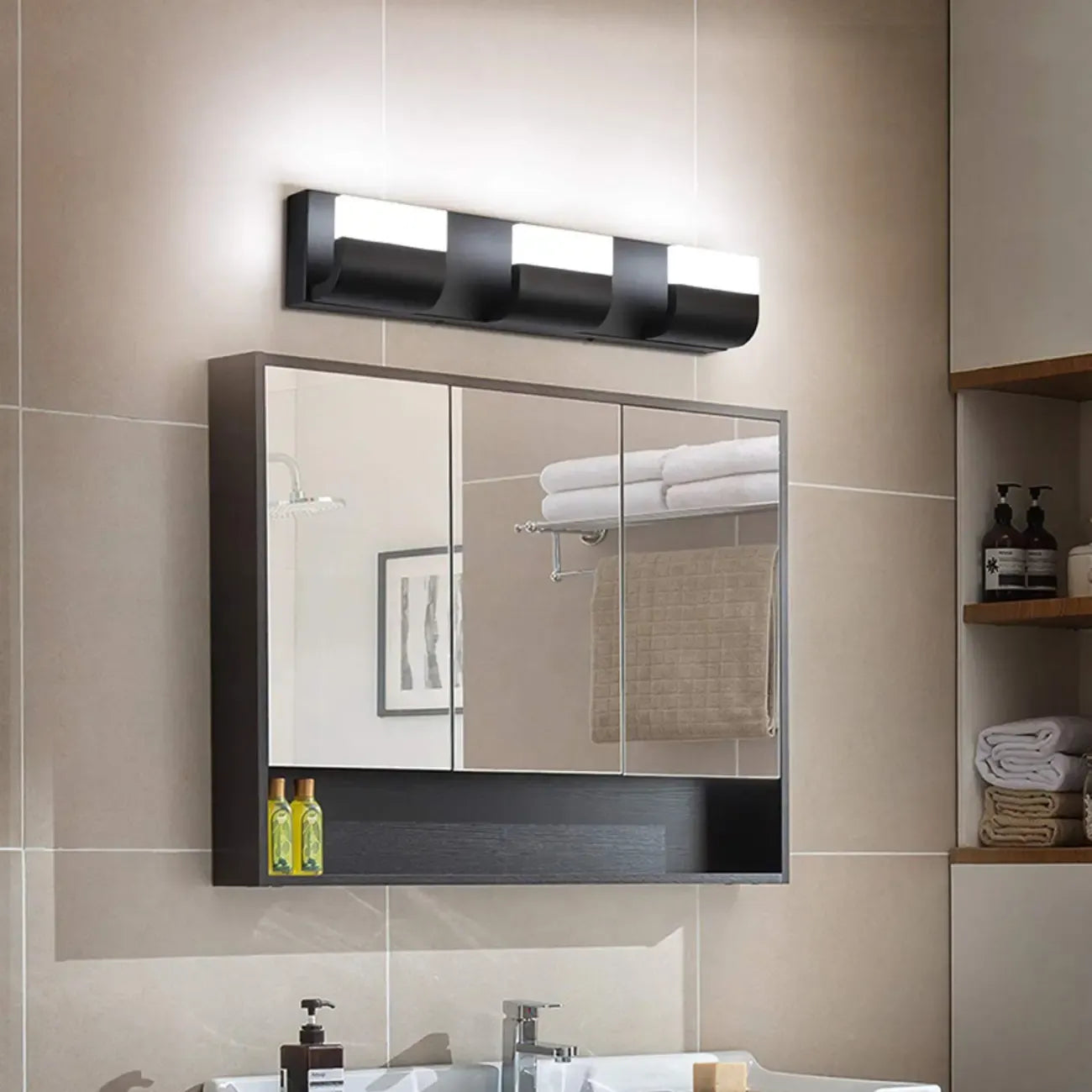Applique murale de salle de bain au-dessus du miroir avec abat-jour