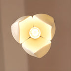 Suspension LED élégante en céramique en forme de bourgeon