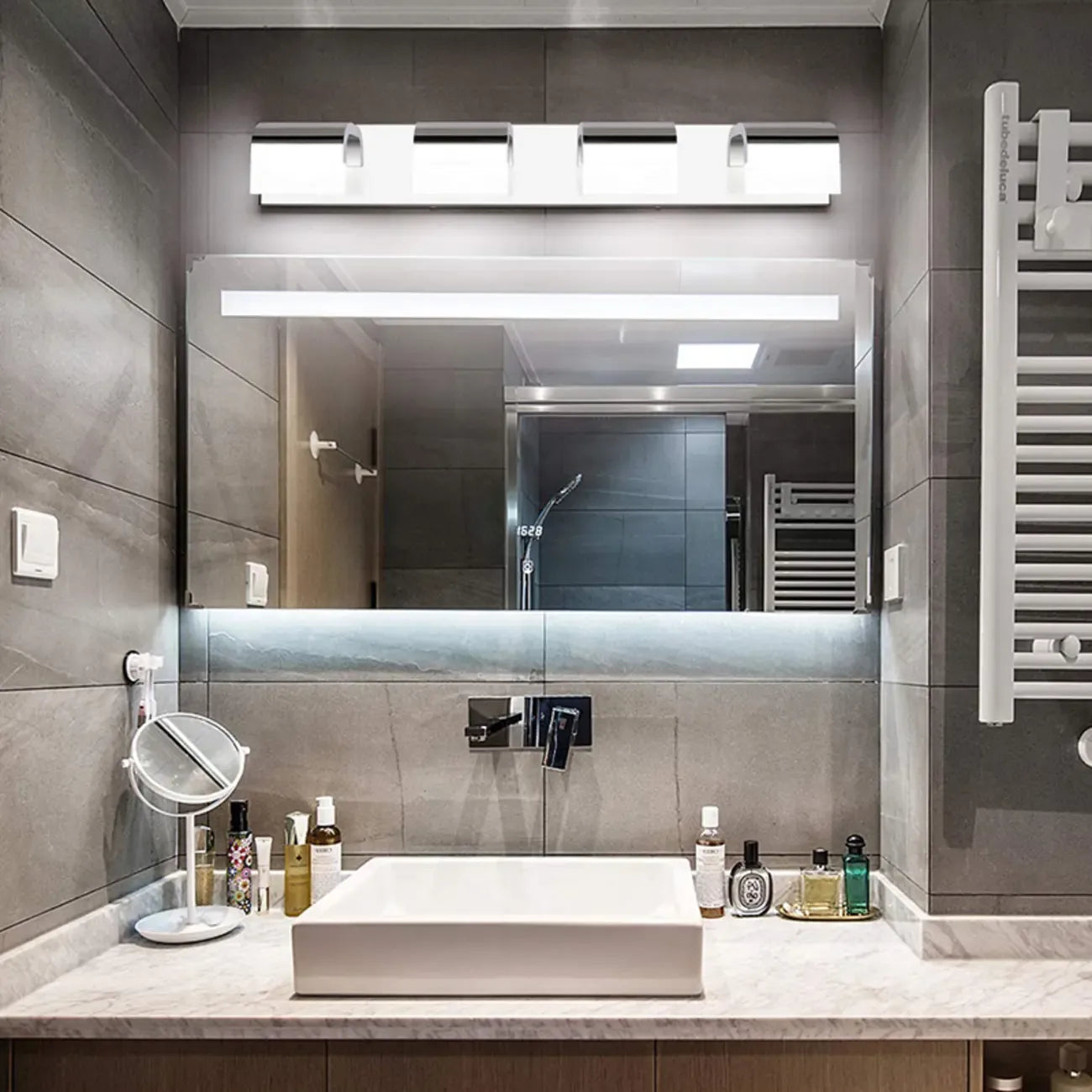 Applique murale de salle de bain au-dessus du miroir avec abat-jour